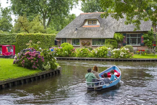 Giethoorn в Нідерландах — стокове фото