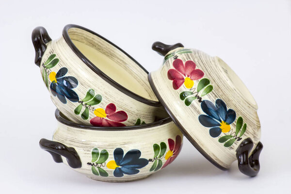 Круглые расписные чаши
