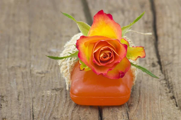 Bar of natural soap and rose — Stock Photo, Image