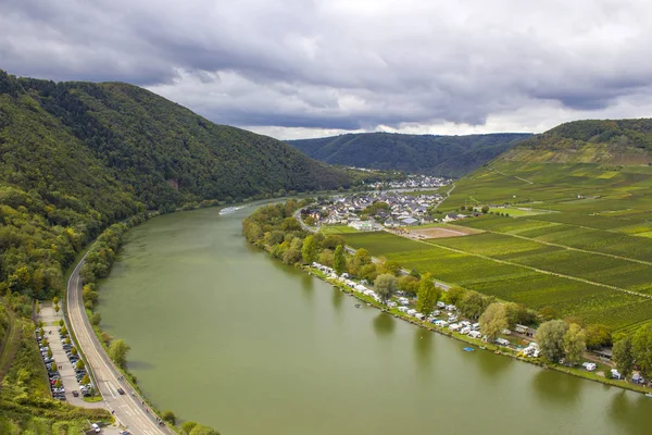 Moselle Vadisi 'nin üzüm bağlı havadan görünüşü — Stok fotoğraf