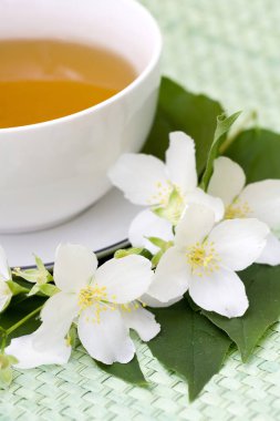 Yasemin çayı ve yasemin çiçeği.