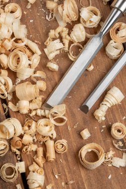 Marangoz dolabı üreticisi tezgahta el aletleri