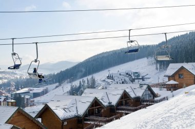 Kiralık ahşap Bukovel - Ukrayna Kayak Merkezi ev sahipliği yapmaktadır. Kış tatili.