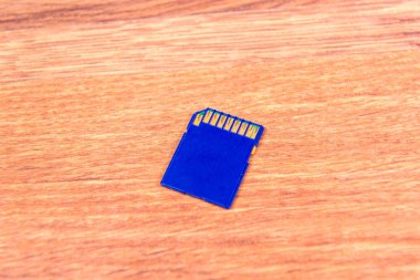 Tablo yakın çekim 32 GB bellek kartına.