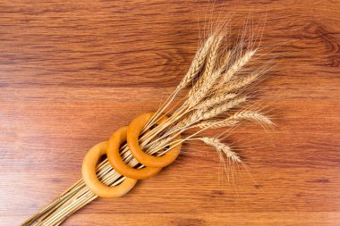 Spikelets buğday simit - doğurganlık ve zenginlik sembolü.