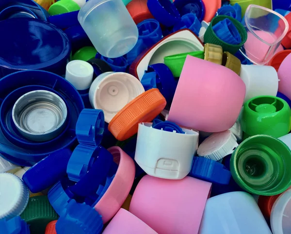 Színes és használt műanyag borítás újrahasznosítás csoportja Stock Kép
