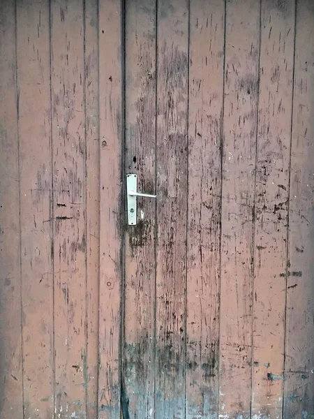 Very Old Wooden Weathered Brown Front Door — Stock Photo, Image