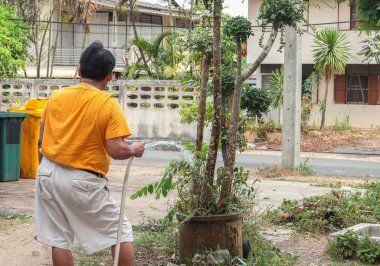 Kauçuk tüp Bahçe Sulama çalışma. 