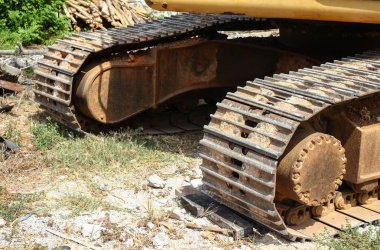 Caterpillar ekskavatör. Açık inşaat ağır çalışma