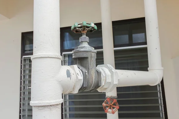 Close up water valve plumbing steel that is rust industrial tap pipe — Stock Photo, Image