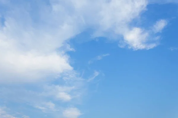 Mavi gökyüzü ve bulut sanat doğa güzel — Stok fotoğraf