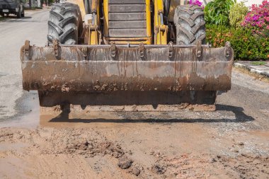 Tarak işe boru su ve kanalizasyon yolda tamir