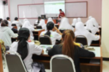 odak üniversite öğrencilerinin sınıfta otururken bulanık bulanıklık