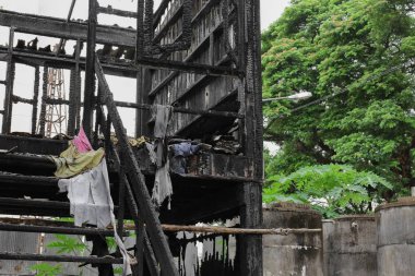 evde yangın. Detay görüntüleri yangın bir evden