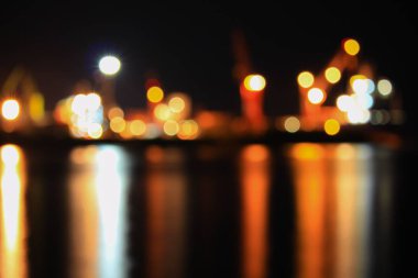 Gece ışık bokeh abstract, bulanık nehir refleks su renkli ile bulanıklık