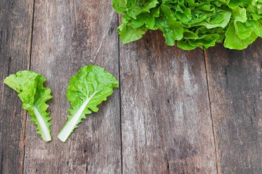 Çin lahanası organik sebze ahşap bir masa üzerinde