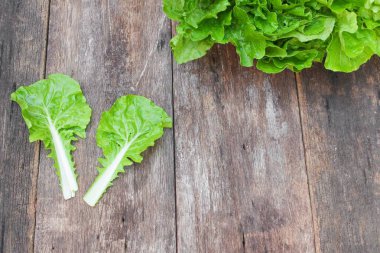 Çin lahanası organik sebze ahşap bir masa üzerinde