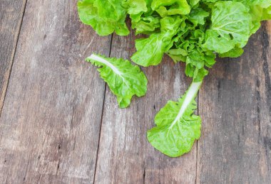 Çin lahanası organik sebze ahşap bir masa üzerinde