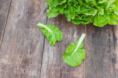 Çin lahanası organik sebze ahşap bir masa üzerinde