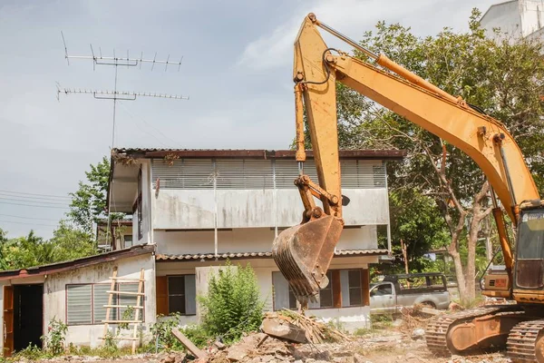 Excavator, bulldozer in work demolition construction — Stock Photo, Image