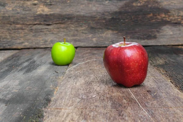 Manzana roja de cerca — Foto de Stock