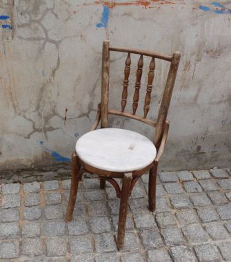 sandalye eski tuğla duvar antik.