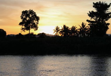 gökyüzü günbatımı bulut renkli siluet ile güzel tr hareket