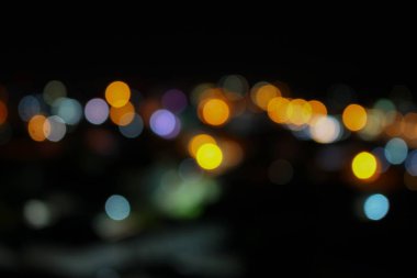 Soyut bulanık bokeh şehir kavşak gece görünümü yükseltilmiş