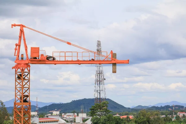 Crane selective focus construction in blue sky background — Stock Photo, Image