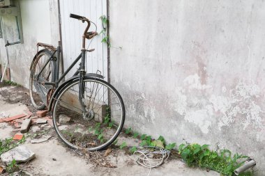 çürüme ve pas, antika eski kırık bisiklet