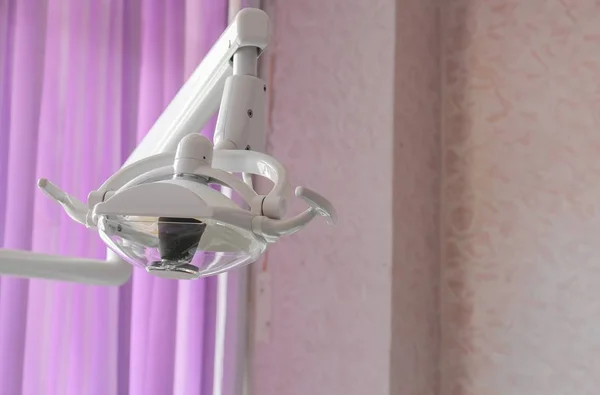Lámpara Tiene Pierna Clínica Dental Interior Del Consultorio Odontológico Medicina — Foto de Stock