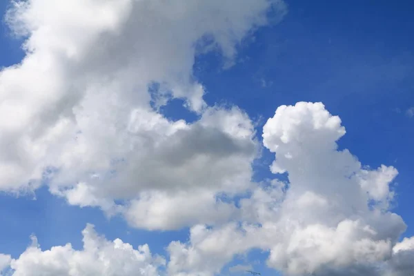 Blauwe Hemel Met Grote Wolk Kunst Van Prachtige Natuur Kopie — Stockfoto