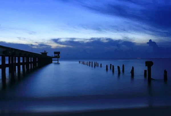 Zachód Słońca Krajobraz Piękny Czas Zmierzchu Most Port Morze Wieczorem — Zdjęcie stockowe