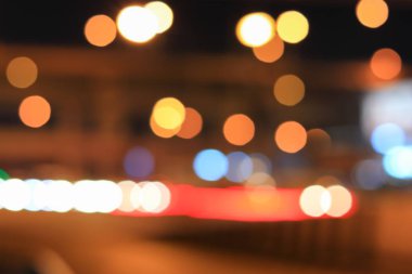 Soyut bulanık bokeh şehir gecede renkli güzel trafik kopya alanı ile Bangkok Tayland