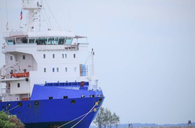 Büyük gemi park sahil