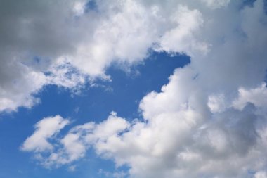 büyük bulut ve raincloud, doğanın güzel sanat ile mavi gökyüzü