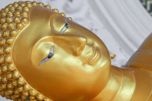 Gesicht Buddha, Statue im thailändischen Tempel — Stockfoto