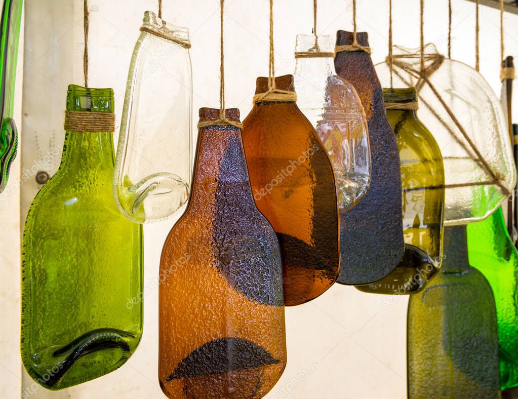 Crafts made from glass bottles after heat treatment