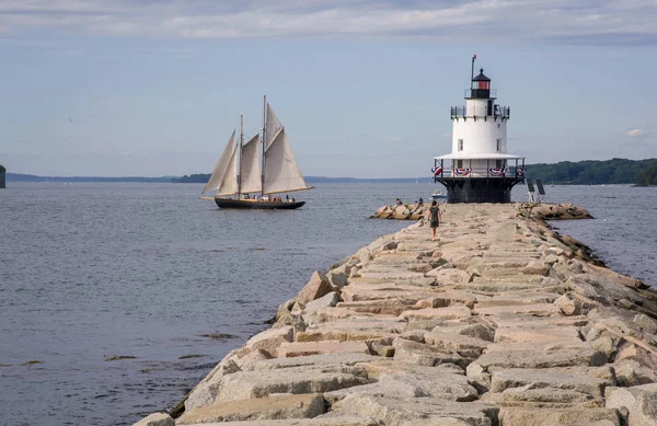 Schooner Passes By Maine Lighthouse — Stock Photo, Image