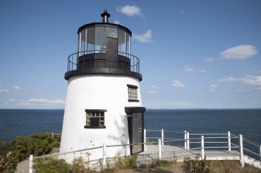 Maine deniz feneri bakan okyanus aşağıdaki