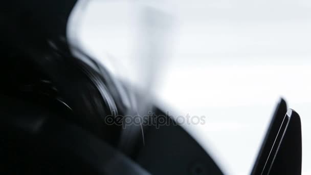 Compter Cash Money Machine contre un mur léger 