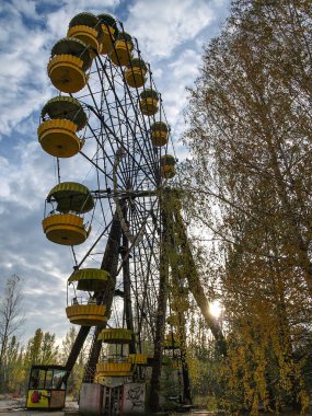 Dönme dolap Çernobil, yakın Pripyat hayalet kasaba 2016 yılında