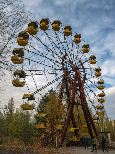 Roda gigante em Pripyat cidade fantasma perto de Chernobyl, 2016 — Fotografia de Stock