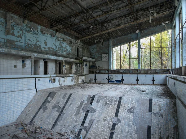 Swimming pool in Pripyat ghost town close to Chernobyl, 2016 — Stock Photo, Image