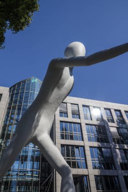 Yürüyen adam heykel 2015 Münih, Almanya,