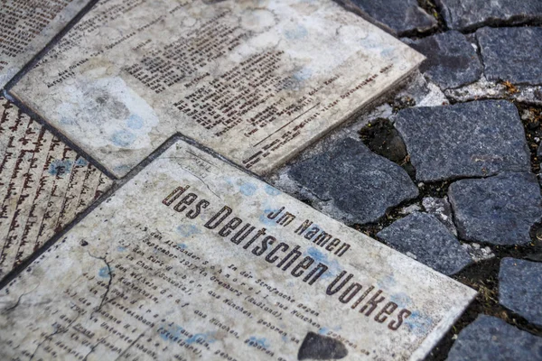 Vit ros Memorial (broschyrer vid universitet) i München, Tyskland, — Stockfoto