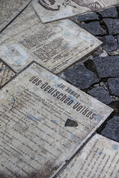 Vit ros Memorial (broschyrer vid universitet) i München, Tyskland, — Stockfoto