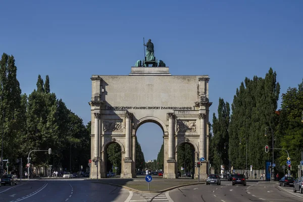Zafer kapısı (Siegestor) Münih, Almanya, 2015