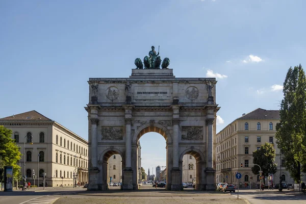 Victory Gate (Siegestor) em Munique, Alemanha, 2015 — Fotografia de Stock