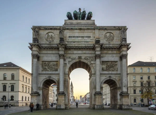 Victory Gate (Siegestor) em Munique, Alemanha, 2015 — Fotografia de Stock